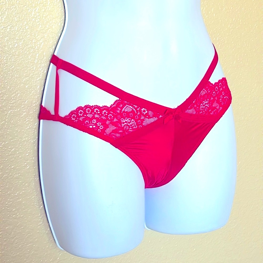Very Sexy Red Lace Cheeky Panty Victoria Secret XS NWT Limited Edition - Picture 4 of 11